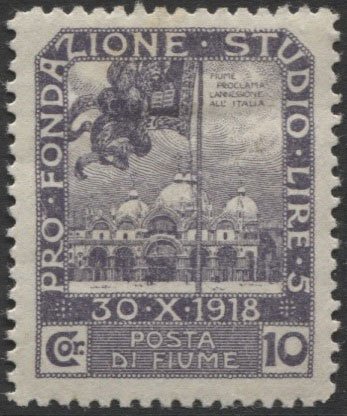 700