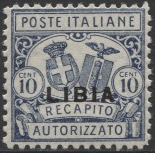 895