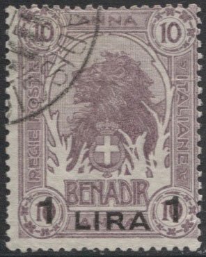 913